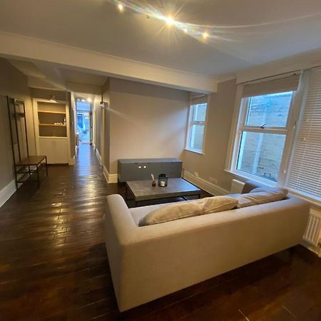 Spacious 2-Bed Apartment Лондон Экстерьер фото