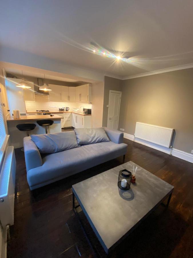 Spacious 2-Bed Apartment Лондон Экстерьер фото